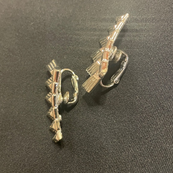 Vintage Coro earrings - Picture 5 of 11